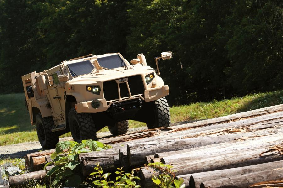  Oshkosh L-ATV 2016 года  (фото 11 из 12)